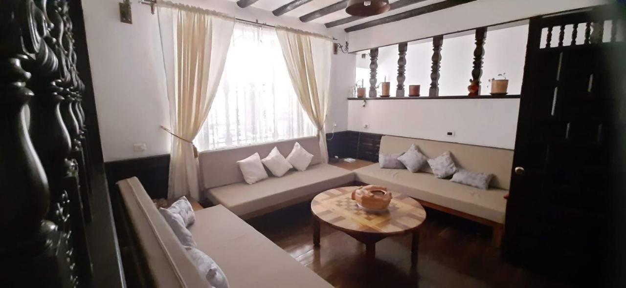 Del Prado Casa de hóspedes *